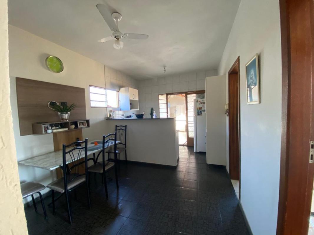 Casa, Planalto, 10 Quartos, 3 Vagas, 2 Suítes