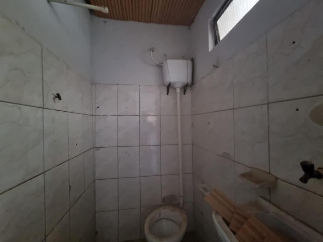 Quitinete, Industrial, 1 Quarto, 0 Vaga