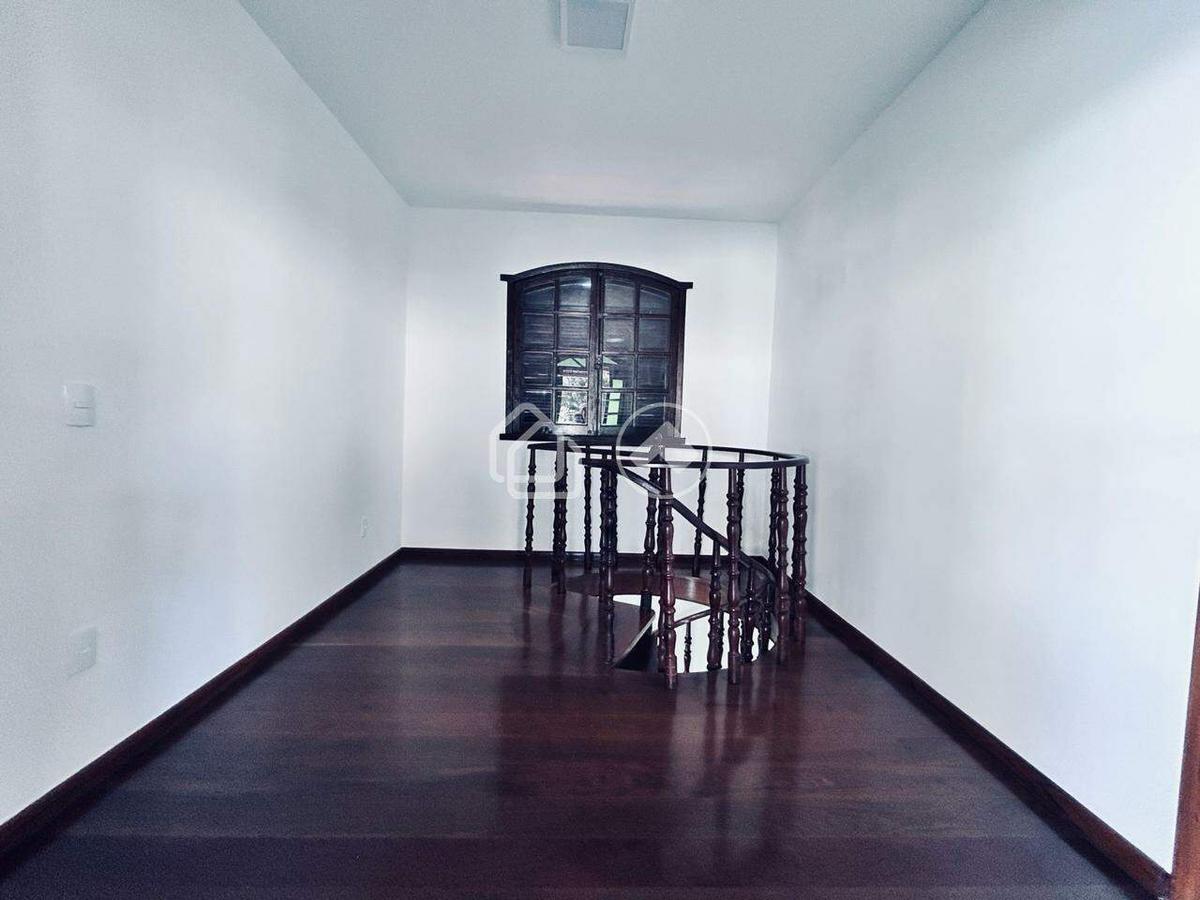 Casa, Palmeiras, 5 Quartos, 10 Vagas, 2 Suítes