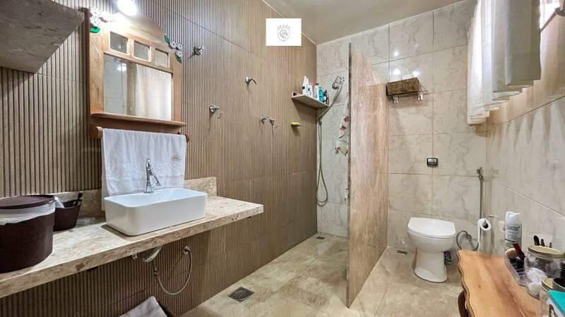 Casa, Castelo, 5 Quartos, 3 Vagas, 1 Suíte