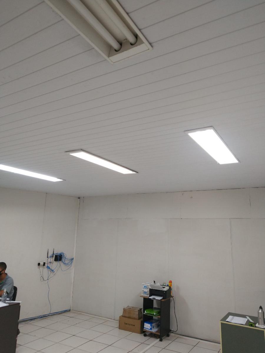 Lote, Cincão, 1 Quarto, 20 Vagas