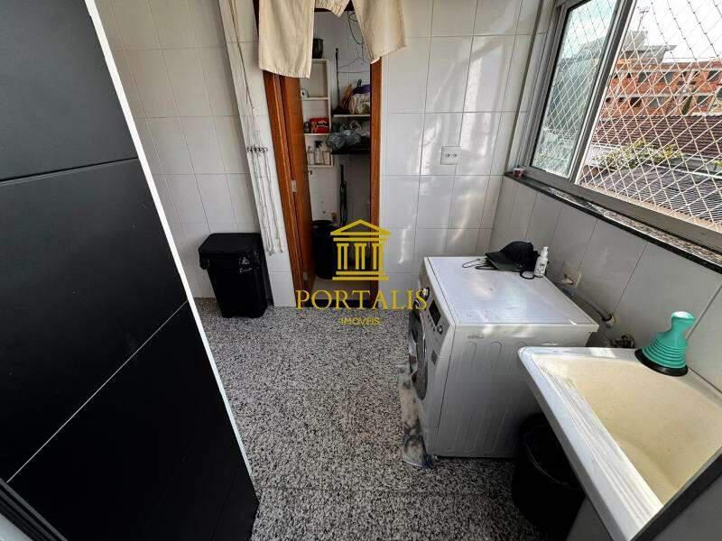 Apartamento, Sagrada Família, 3 Quartos, 2 Vagas, 1 Suíte