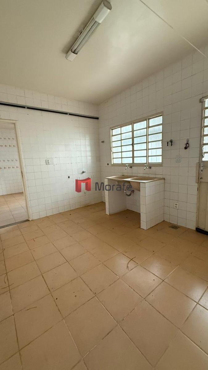 Casa, Castelo, 4 Quartos, 4 Vagas, 1 Suíte