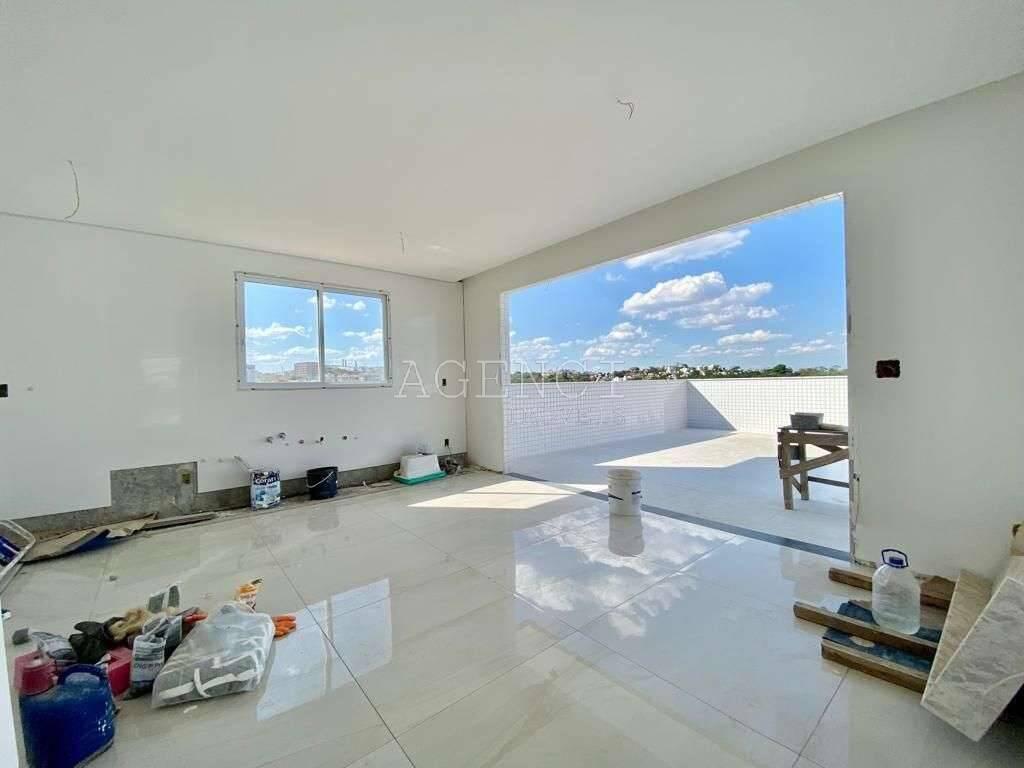 Apartamento, Cabral, 5 Quartos, 0 Vaga, 2 Suítes
