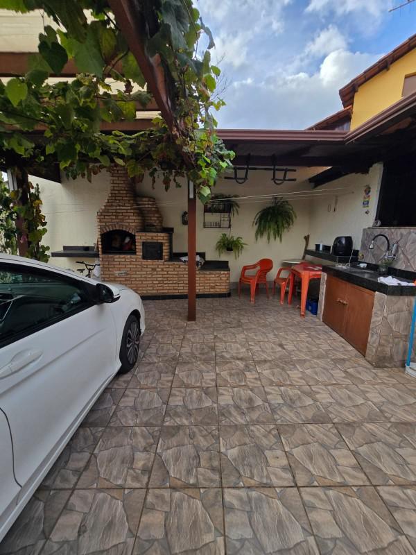 Casa, Novo Glória, 3 Quartos, 3 Vagas, 1 Suíte
