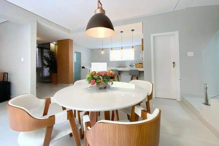 Casa, Colégio Batista, 4 Quartos, 3 Vagas, 2 Suítes