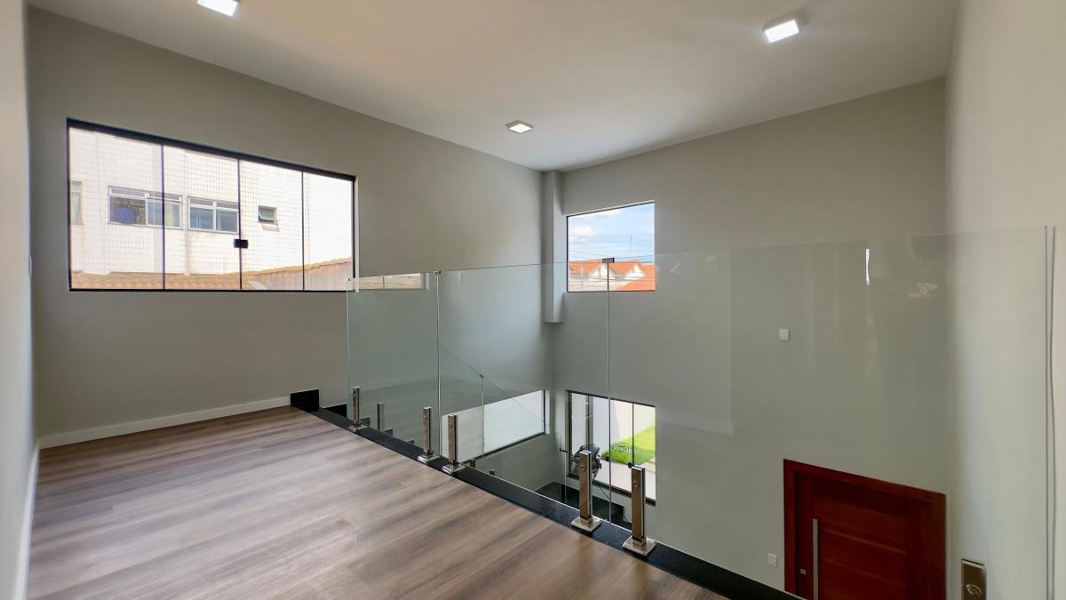 Casa, Heliópolis, 4 Quartos, 3 Vagas, 1 Suíte