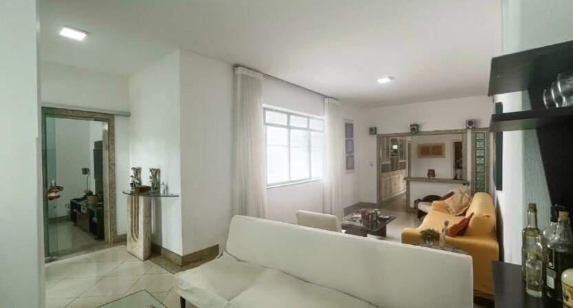 Casa, São Lucas, 7 Quartos, 3 Vagas, 1 Suíte