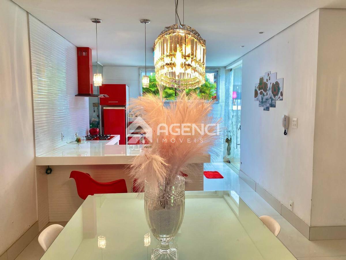 Casa, Santa Maria, 3 Quartos, 0 Vaga, 2 Suítes