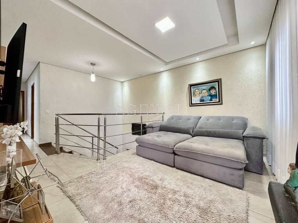 Casa, Cabral, 4 Quartos, 0 Vaga, 1 Suíte