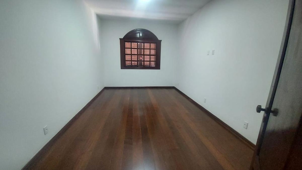 Casa, Santa Cruz, 4 Quartos, 4 Vagas, 2 Suítes