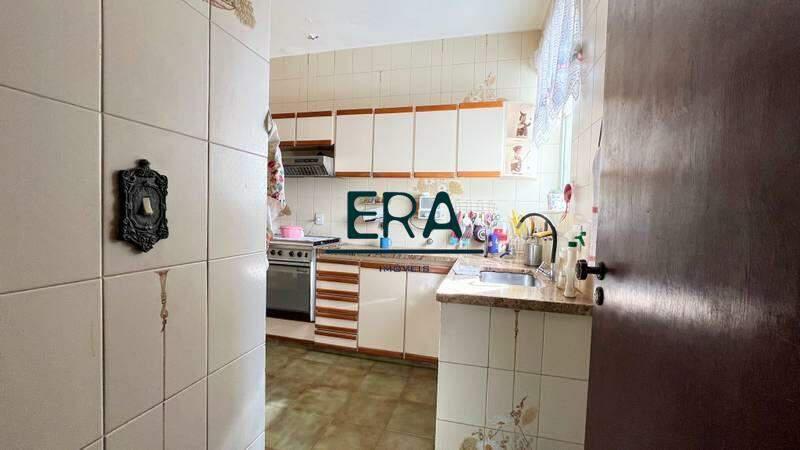 Casa, Luxemburgo, 5 Quartos, 4 Vagas, 2 Suítes