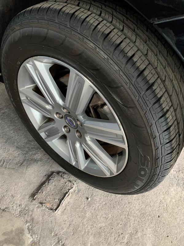Volvo XC 60 D-5 Kinetic 2.4 Awd Diesel 5p
