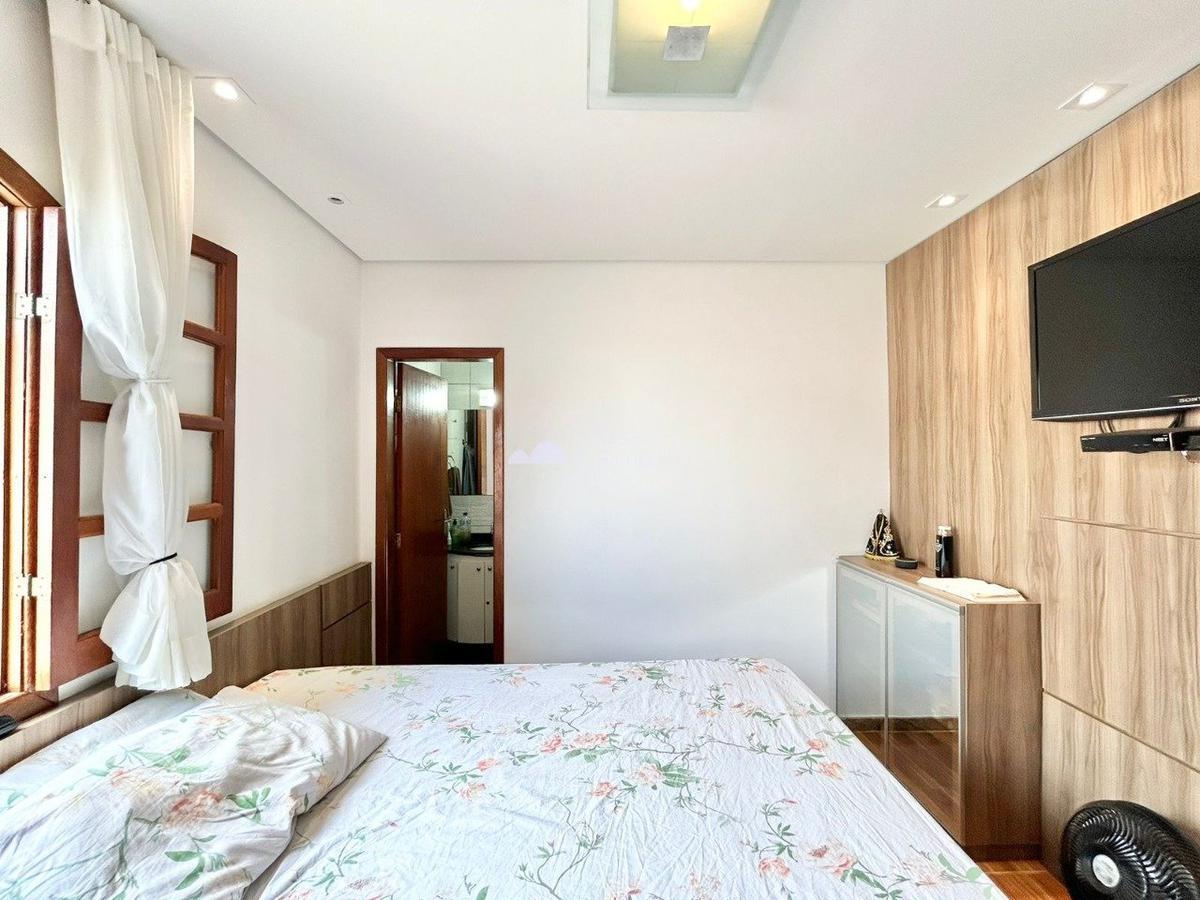 Casa, Itapoã, 4 Quartos, 6 Vagas, 1 Suíte