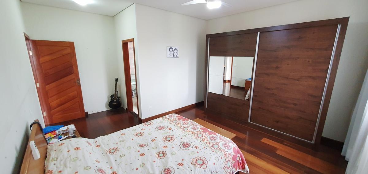 Prédio, Ana Lúcia, 3 Quartos, 2 Vagas, 1 Suíte