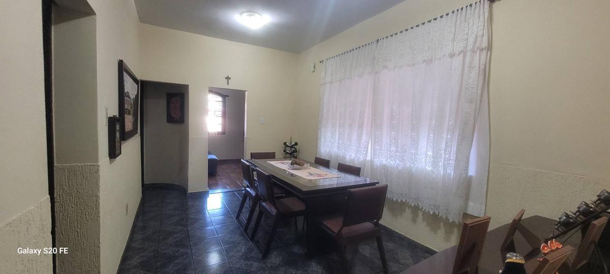 Casa, Quitandinha, 3 Quartos, 4 Vagas, 1 Suíte