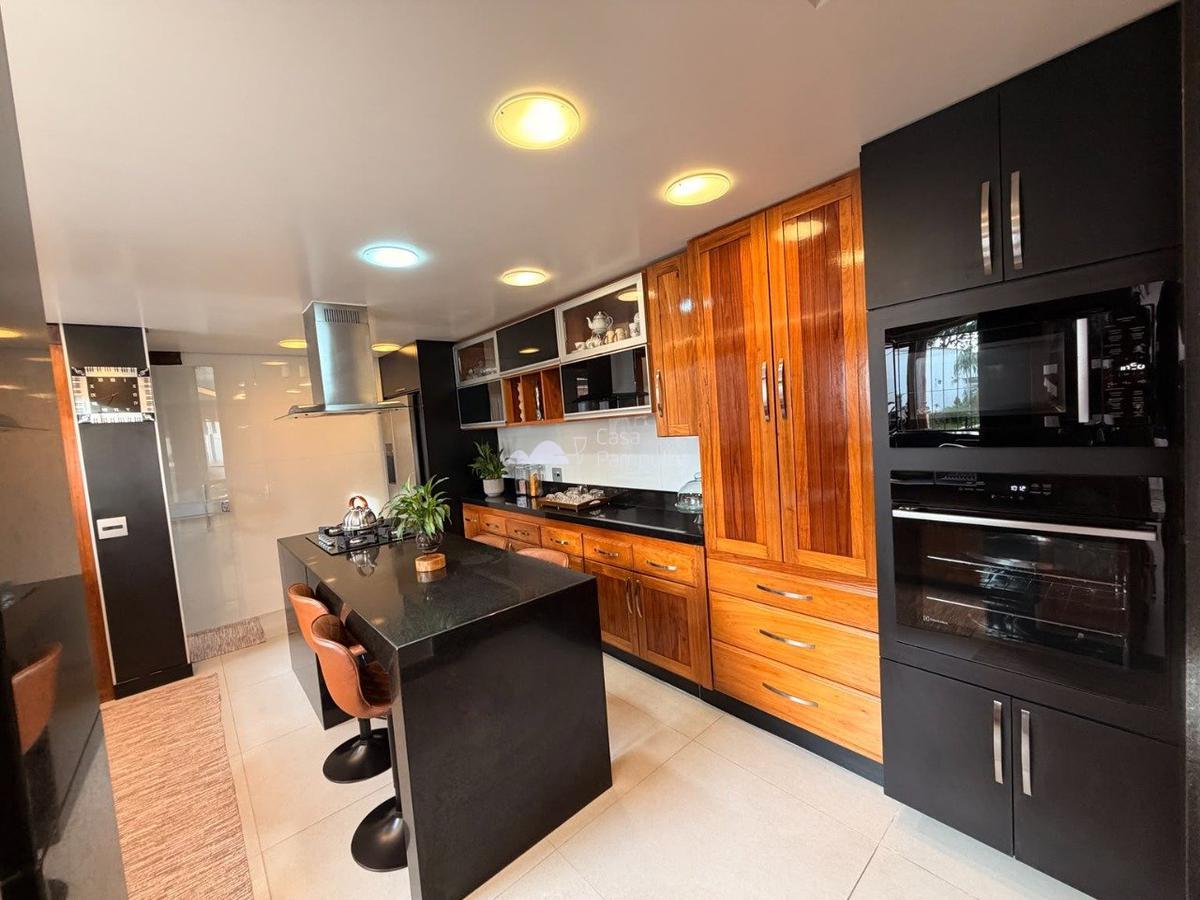 Casa, Planalto, 4 Quartos, 3 Vagas, 3 Suítes