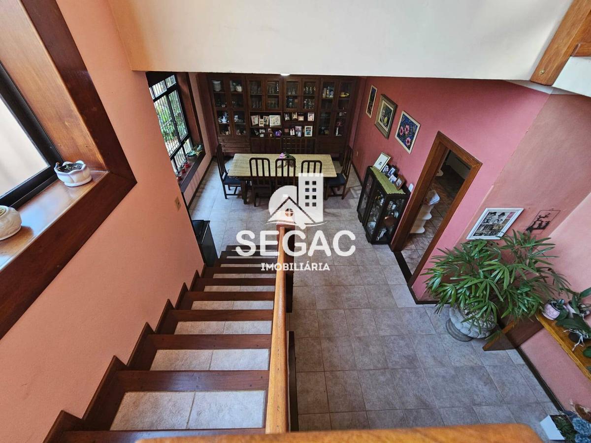 Casa, Nova Suíssa, 3 Quartos, 5 Vagas, 1 Suíte