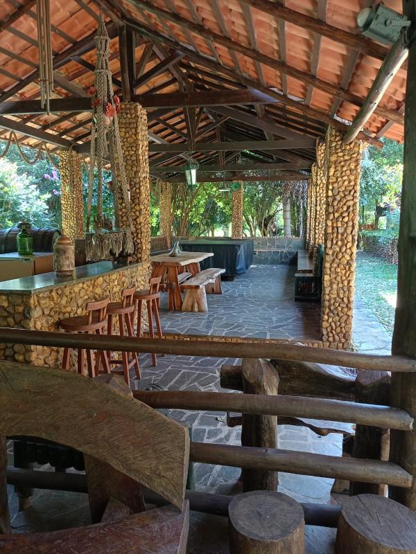 Fazenda, Ravena, 5 Quartos, 2 Vagas, 4 Suítes