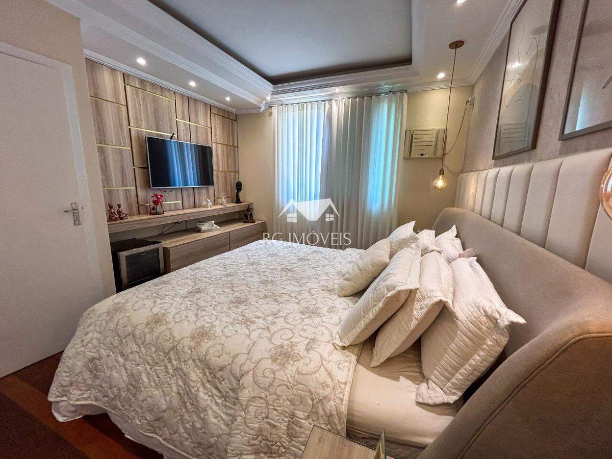 Casa, Santa Cruz Industrial, 4 Quartos, 4 Vagas, 2 Suítes