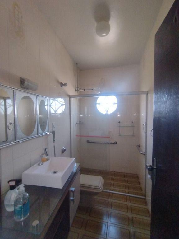Prédio, Centro, 0 Quarto, 0 Vaga