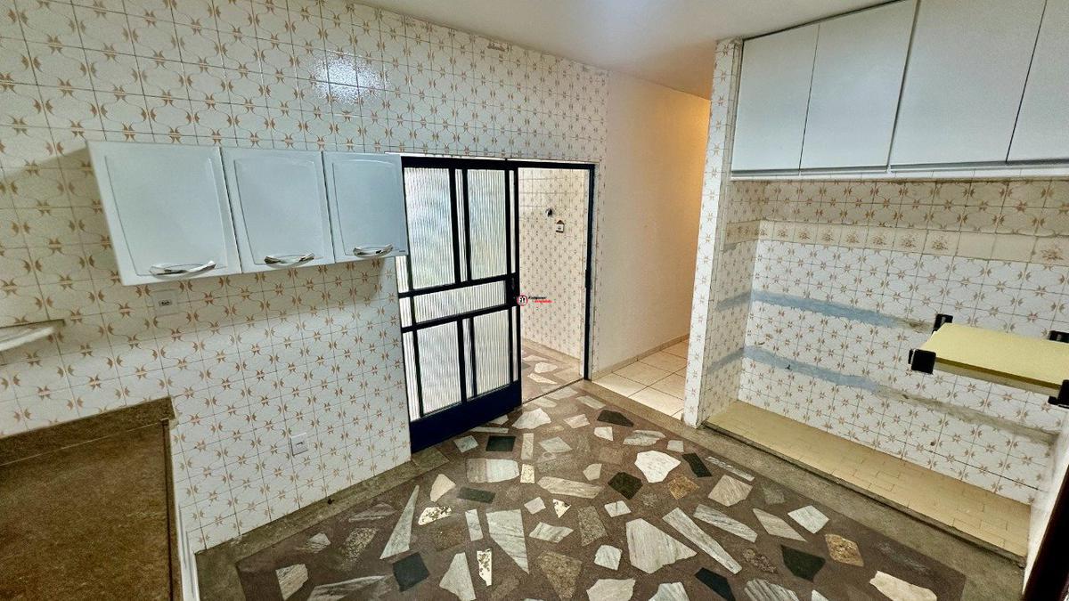 Casa, Planalto, 6 Quartos, 5 Vagas, 1 Suíte