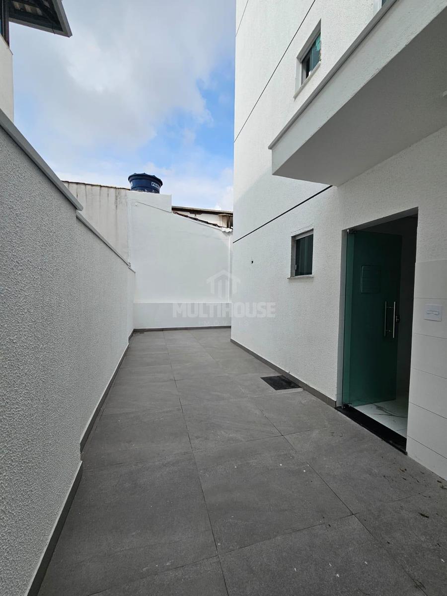 Apartamento, Santa Mônica, 2 Quartos, 0 Vaga, 2 Suítes