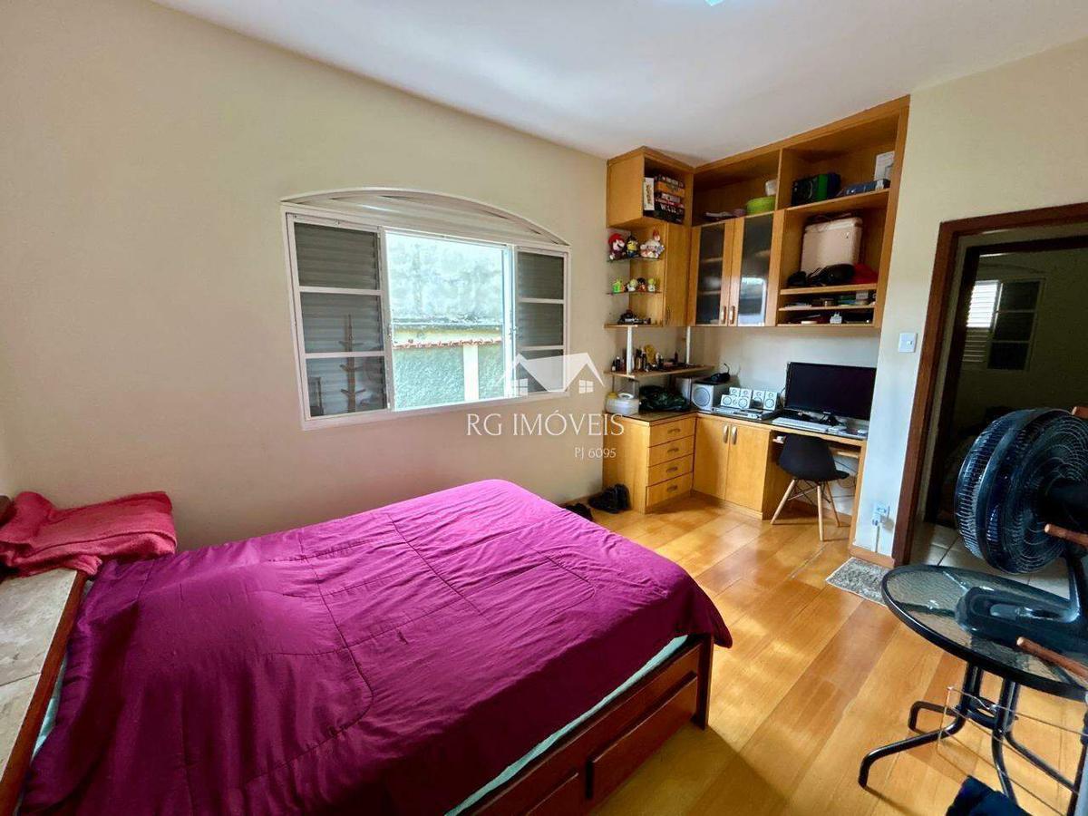 Casa, Milionários, 3 Quartos, 4 Vagas, 1 Suíte