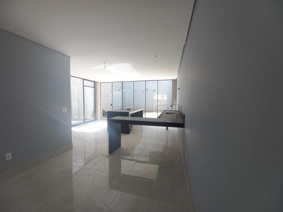 Casa, Fernão Dias, 4 Quartos, 6 Vagas, 1 Suíte