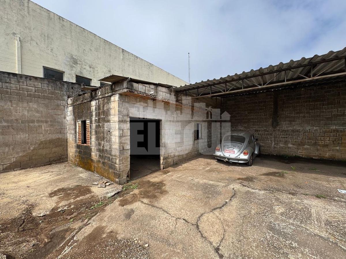 Galpão, Rezende, 0 Quarto, 0 Vaga