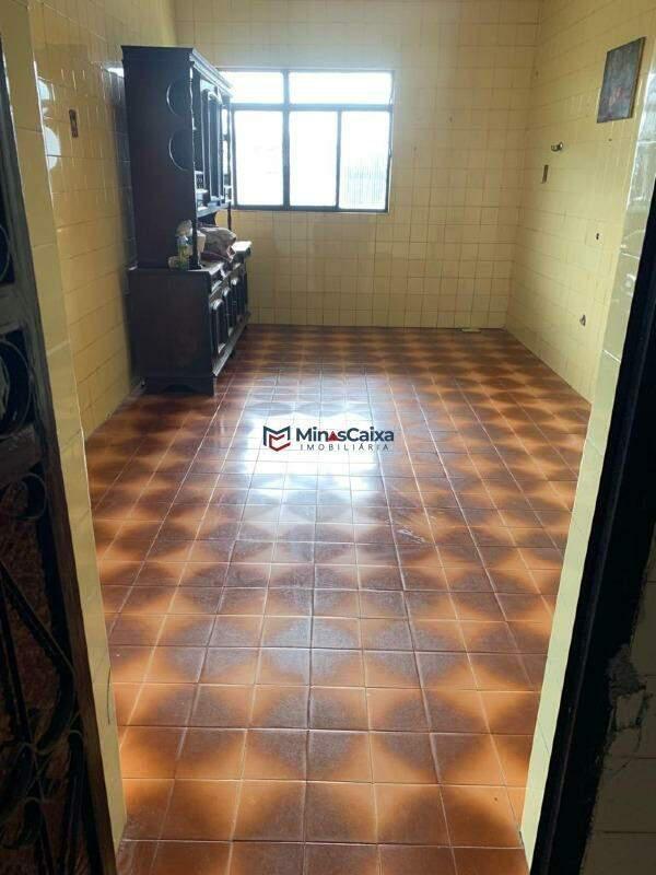 Casa, Centro Sul, 4 Quartos, 2 Vagas, 2 Suítes
