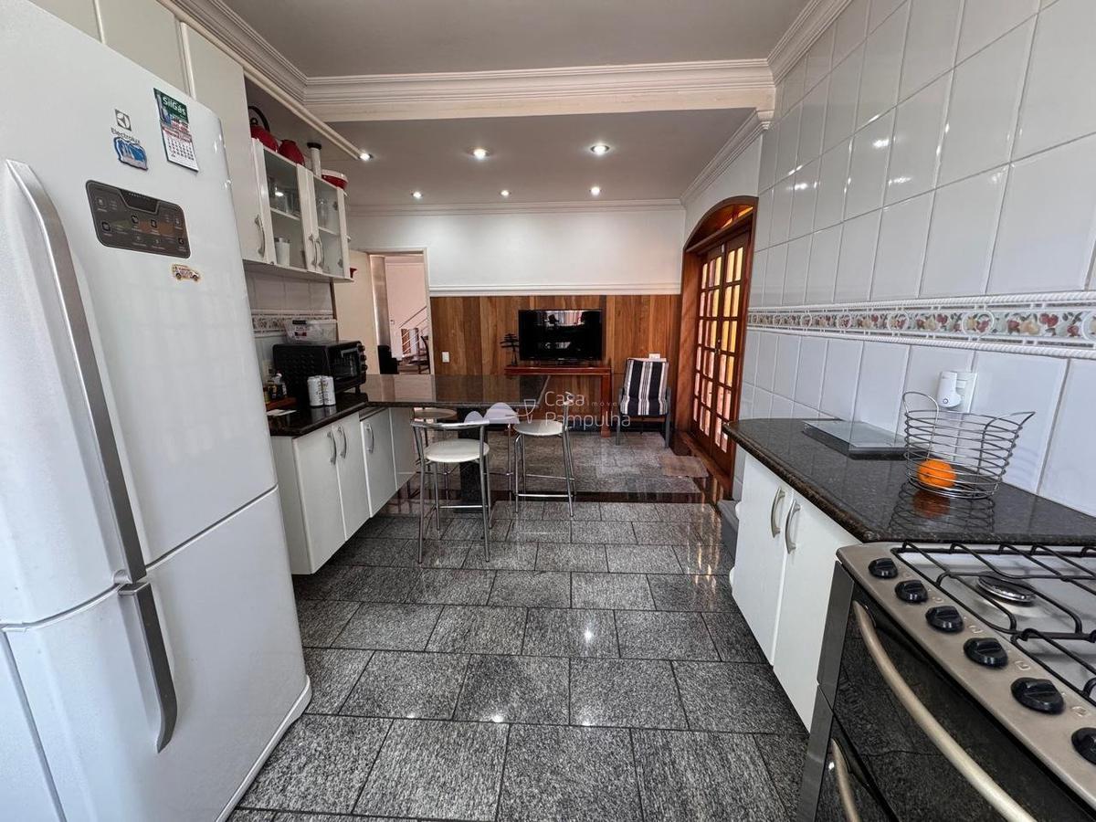 Casa, Itapoã, 4 Quartos, 8 Vagas, 3 Suítes