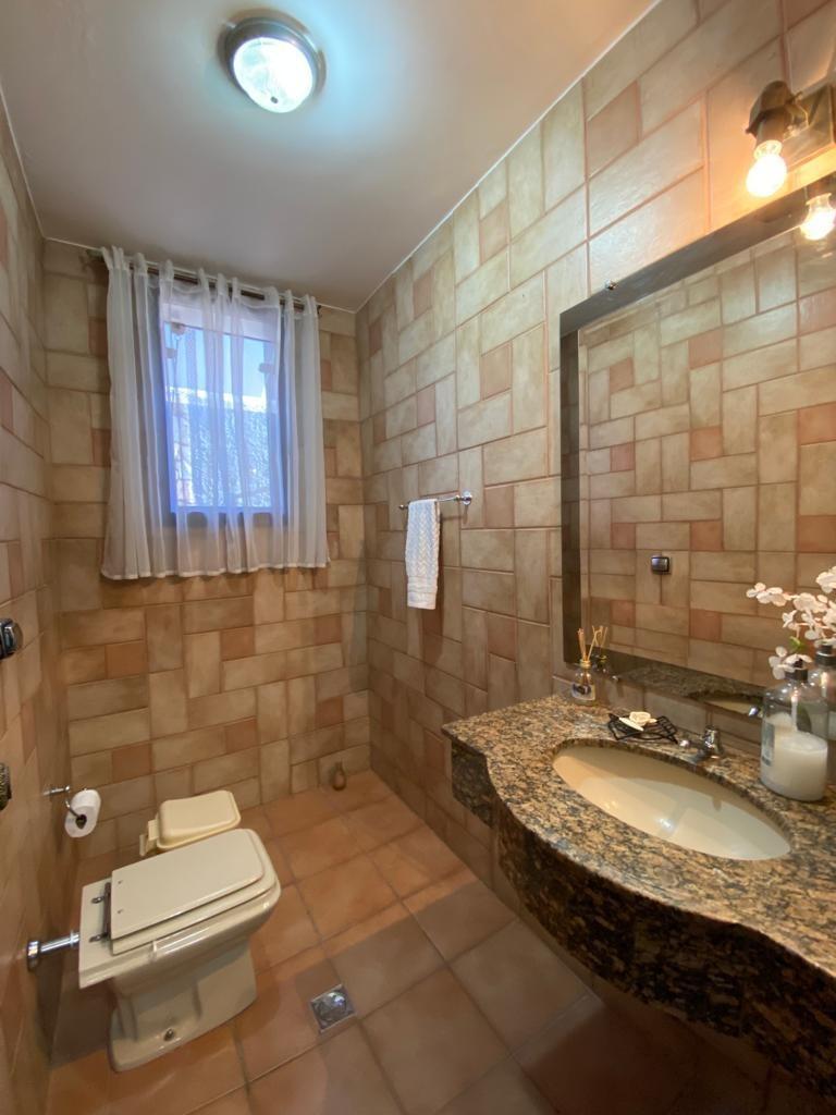 Casa, Castelo, 5 Quartos, 4 Vagas, 1 Suíte