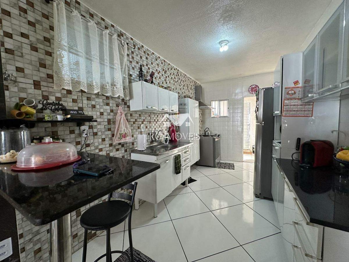 Casa, Conjunto Ademar Maldonado, 4 Quartos, 3 Vagas, 1 Suíte