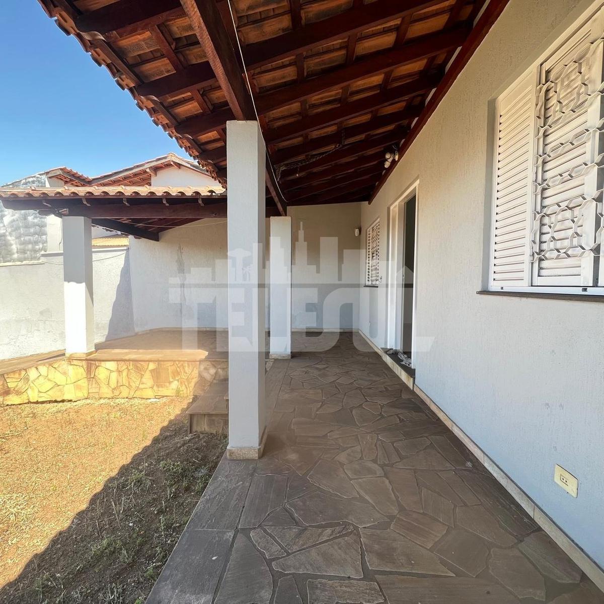 Casa, Parque Rinaldo, 2 Quartos, 2 Vagas, 1 Suíte