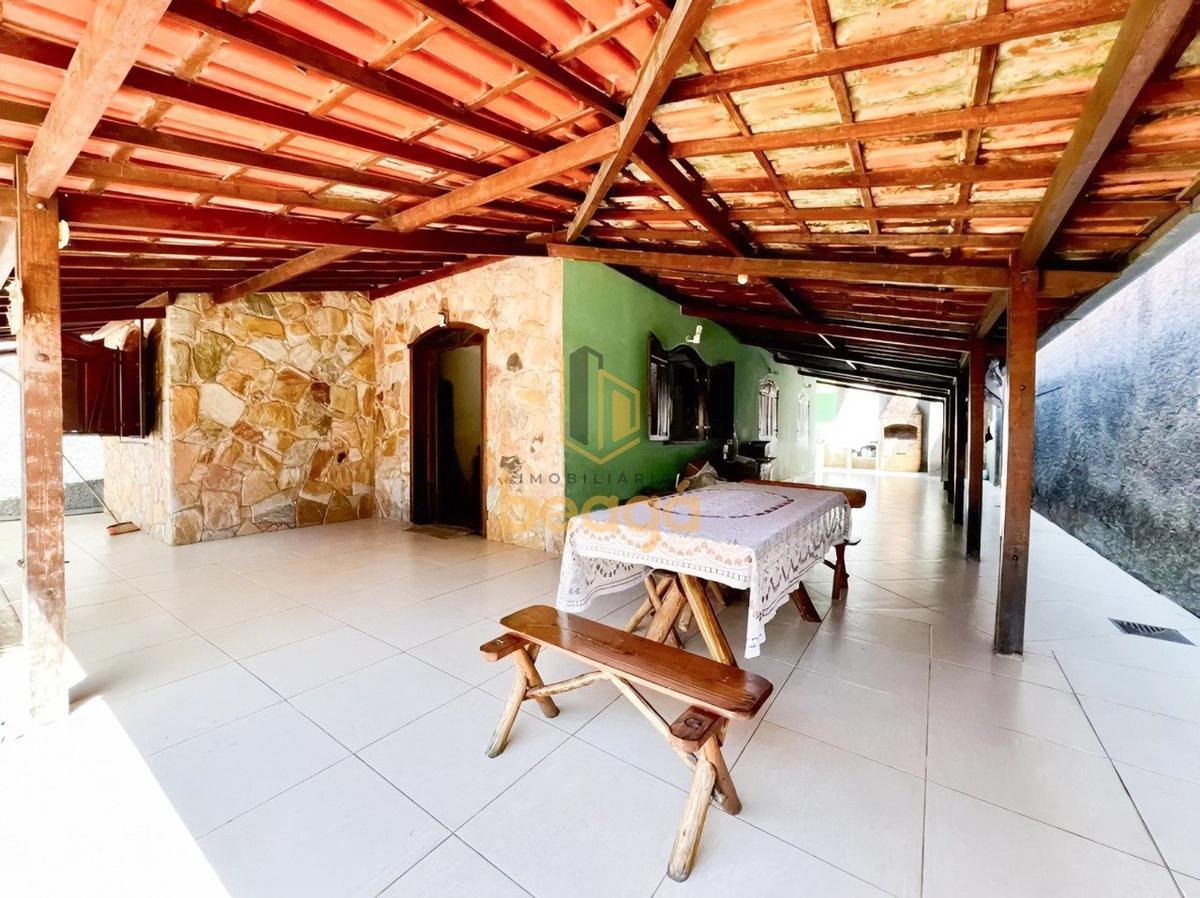 Casa, Santa Terezinha, 3 Quartos, 4 Vagas, 1 Suíte