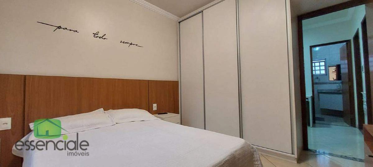 Casa, Santa Cruz Industrial, 3 Quartos, 2 Vagas