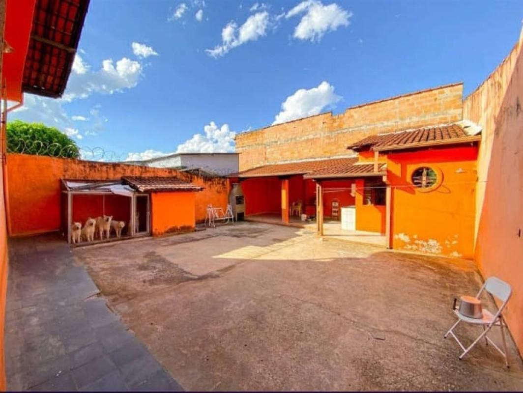 Casa, Parque Recreio, 3 Quartos, 4 Vagas, 1 Suíte