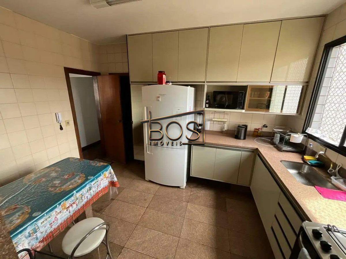 Apartamento, Funcionários, 4 Quartos, 2 Vagas, 1 Suíte