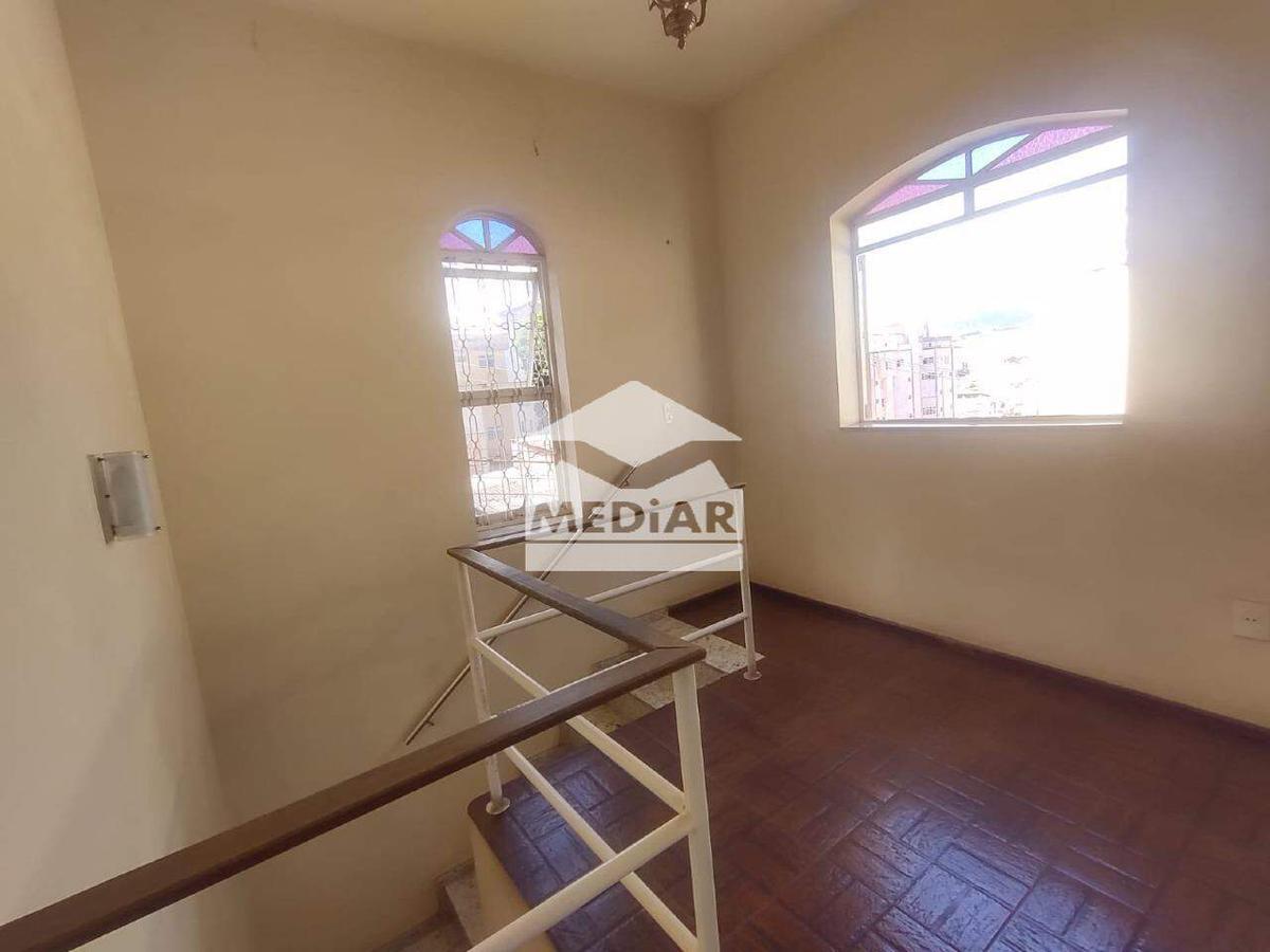 Casa, Sagrada Família, 5 Quartos, 2 Vagas, 1 Suíte