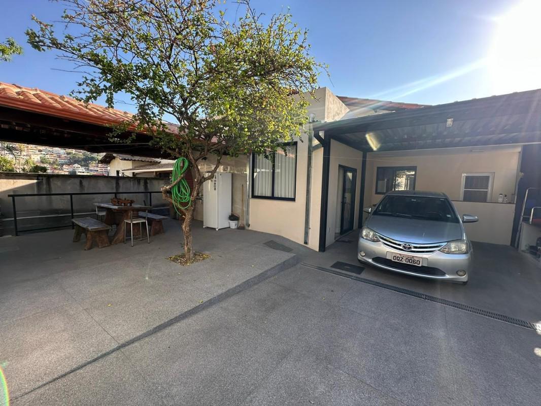 Casa, Barreiro, 2 Quartos, 2 Vagas, 1 Suíte