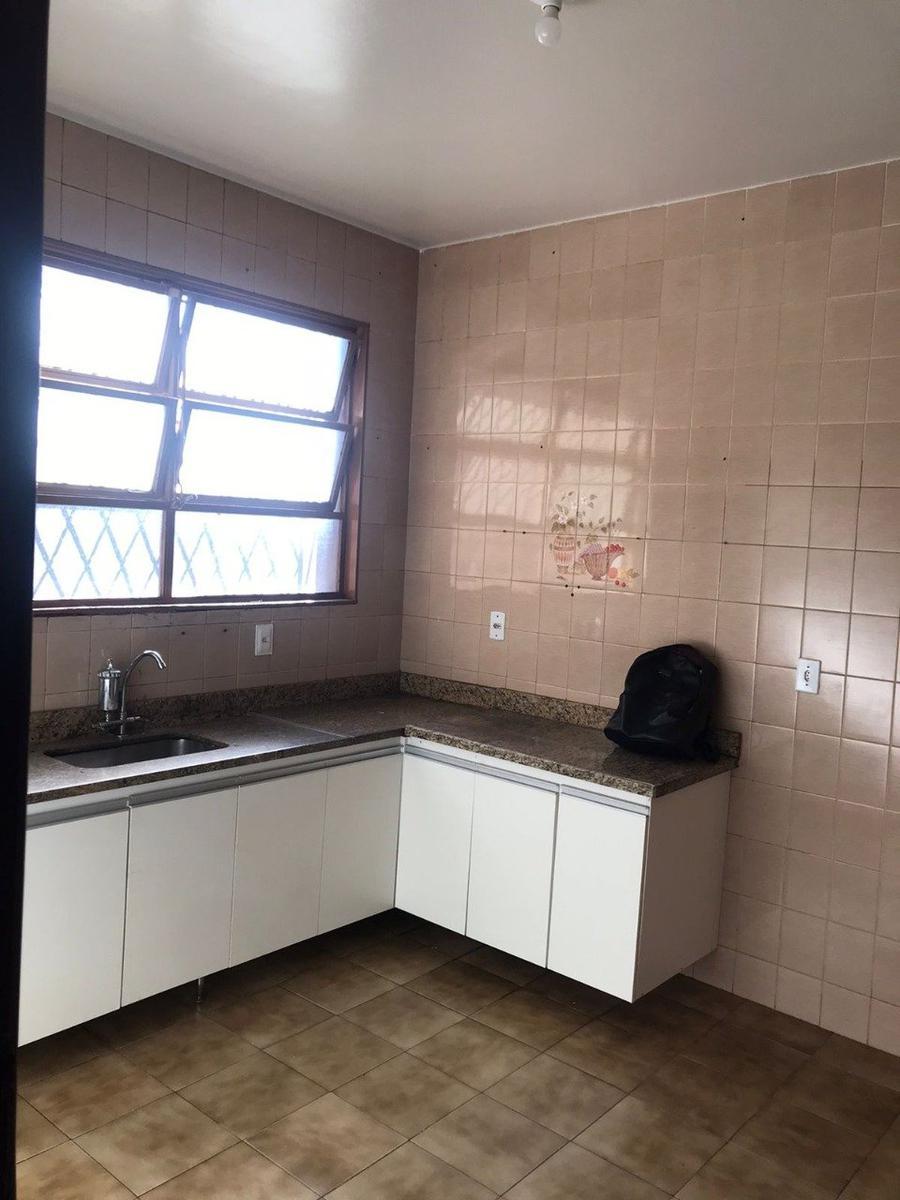 Casa Comercial, Santa Branca, 4 Quartos, 4 Vagas, 2 Suítes