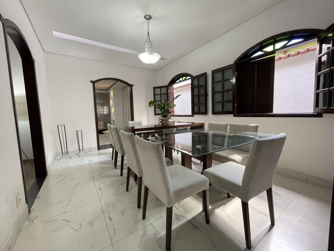 Casa, Jardim Casa Branca, 4 Quartos, 3 Vagas, 1 Suíte