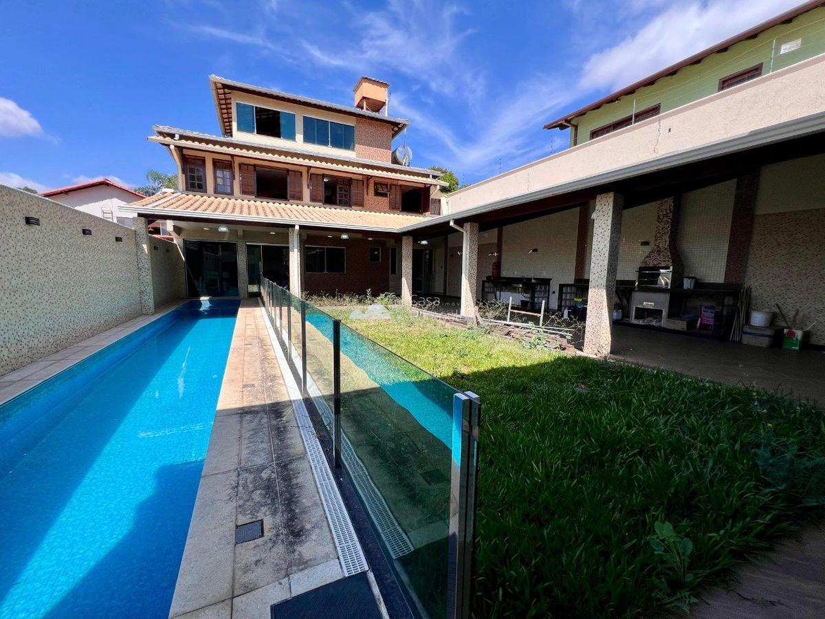Casa, Trevo, 4 Quartos, 5 Vagas, 2 Suítes