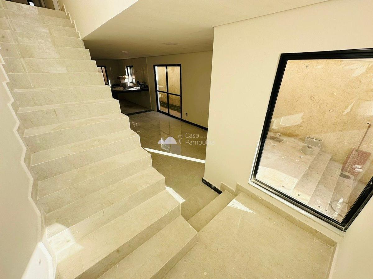 Casa, Santa Branca, 3 Quartos, 4 Vagas, 1 Suíte