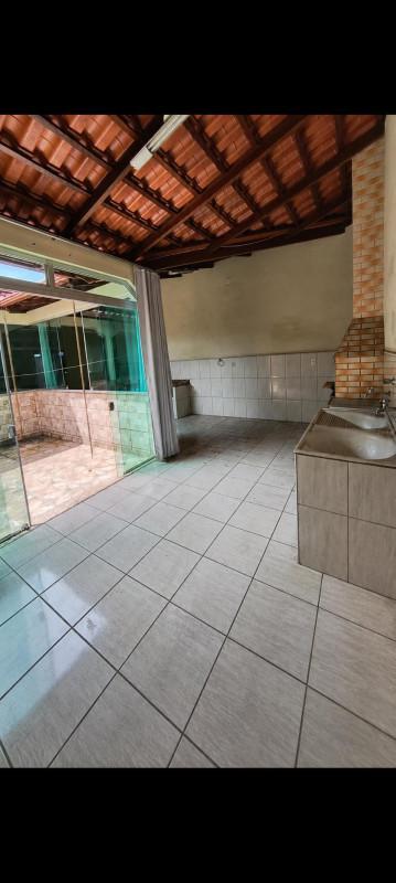 Casa, Tirol (barreiro), 4 Quartos, 4 Vagas, 1 Suíte