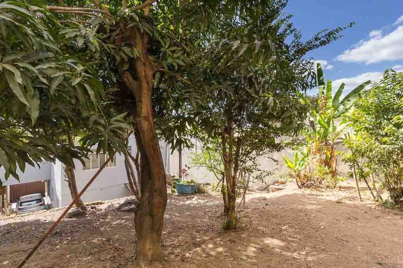 Casa, Califórnia, 4 Quartos, 2 Vagas, 1 Suíte