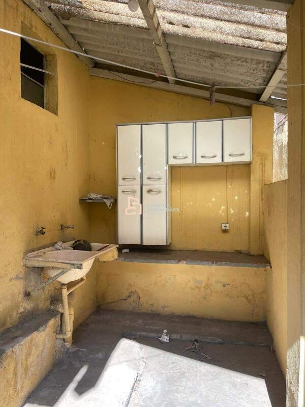 Casa Comercial, Jardim Industrial, 3 Quartos, 5 Vagas, 1 Suíte
