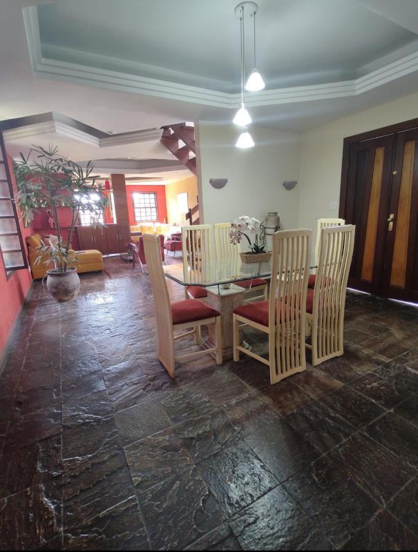 Casa, Quintas Coloniais, 4 Quartos, 6 Vagas, 1 Suíte