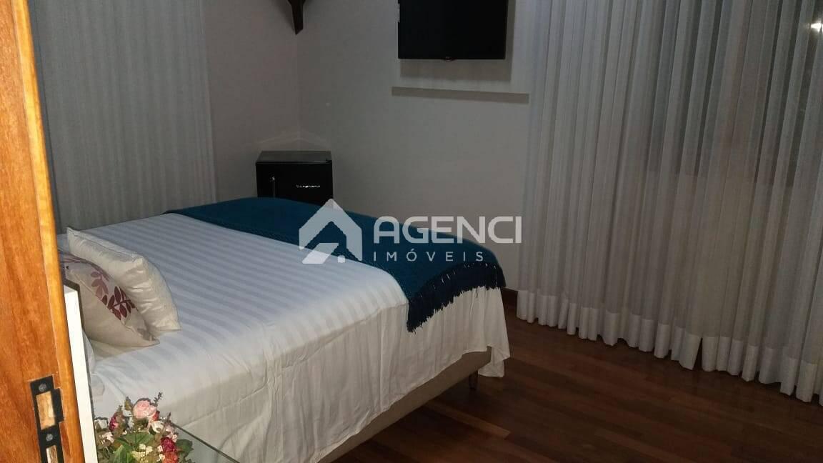 Casa, Camargos, 4 Quartos, 0 Vaga, 2 Suítes